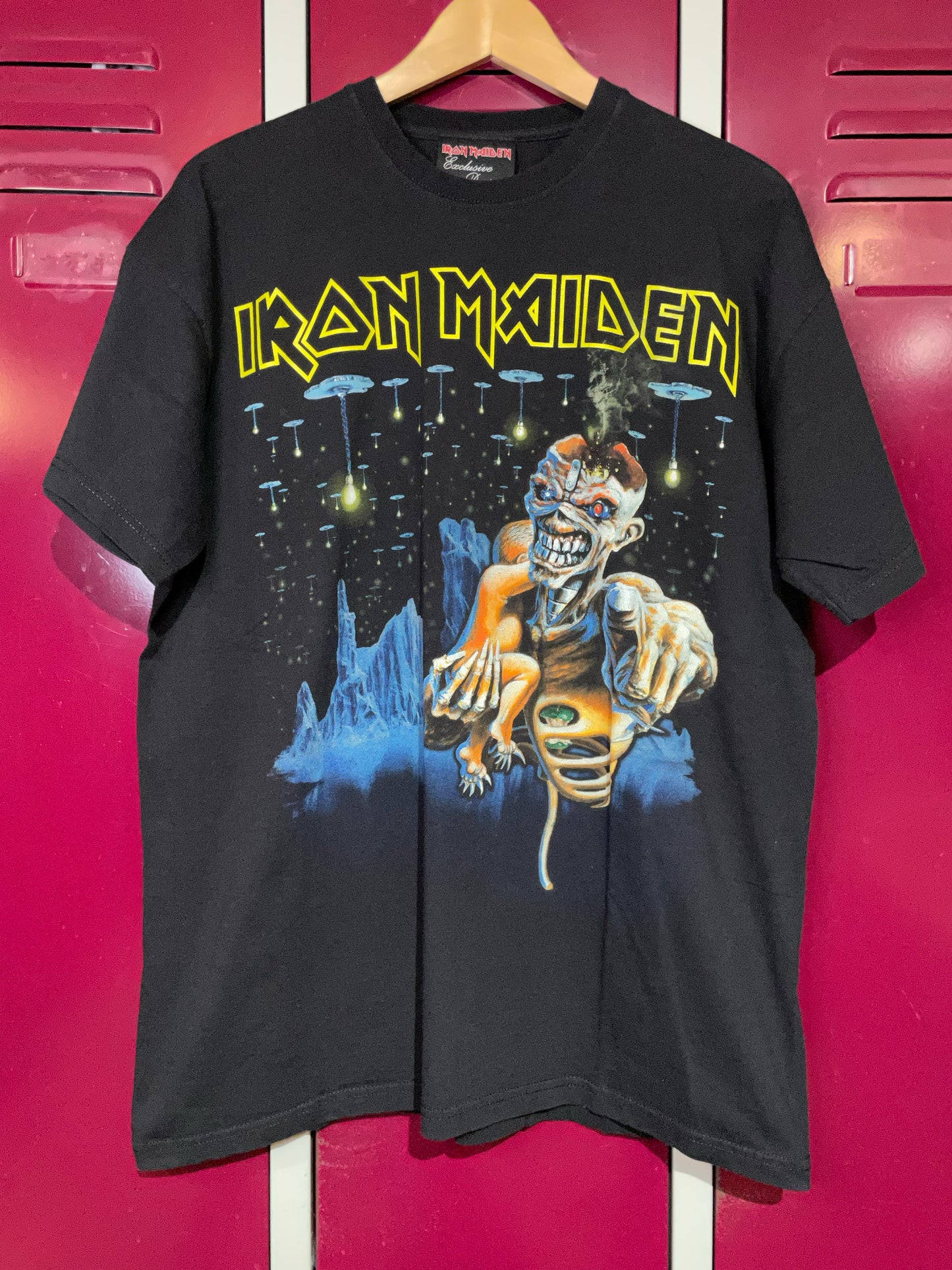 IRON MAIDEN 2012 MUSIC BAND T-SHIRT  SZ: XL