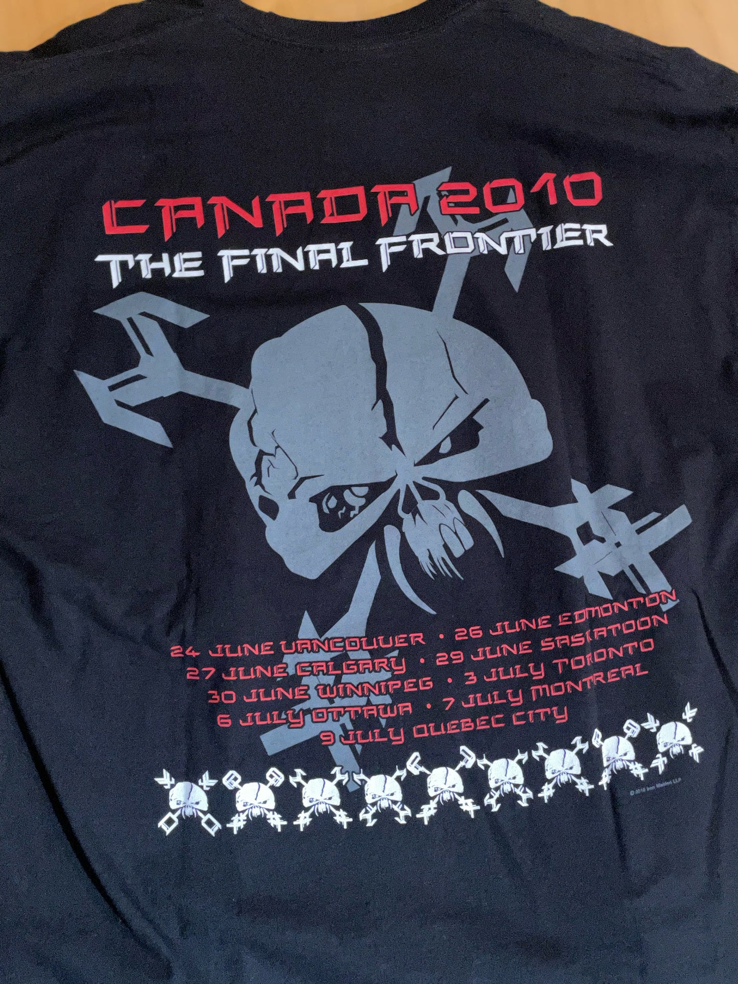 IRON MAIDEN "CANADA 2010" MUSIC BAND T-SHIRT  SZ: XL