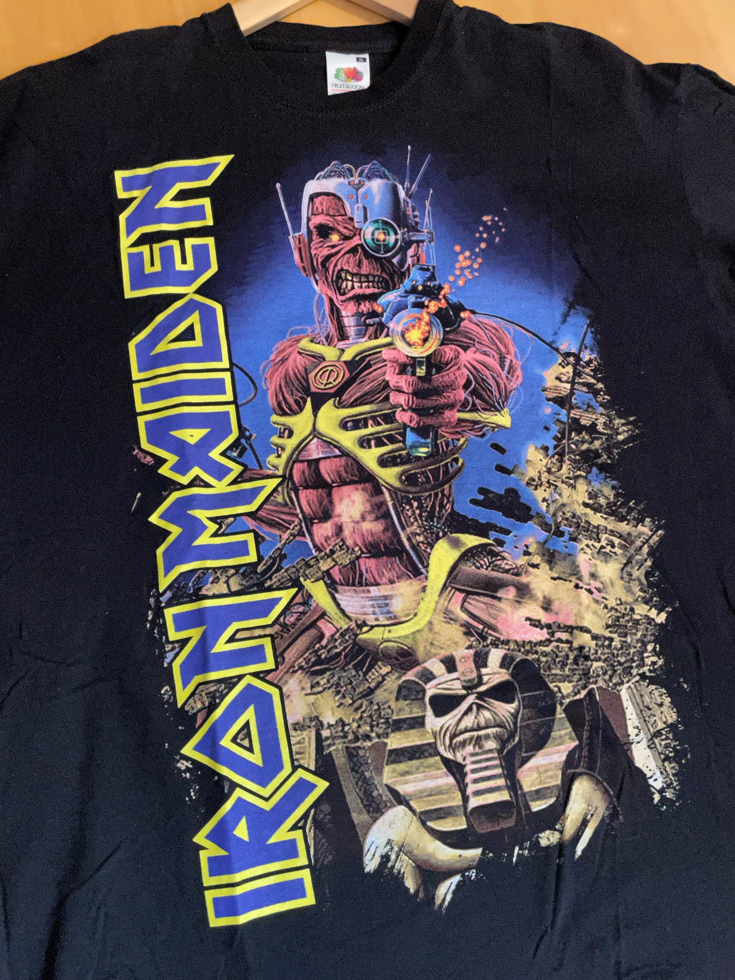 IRON MAIDEN 2012 MUSIC BAND T-SHIRT  SZ: XL