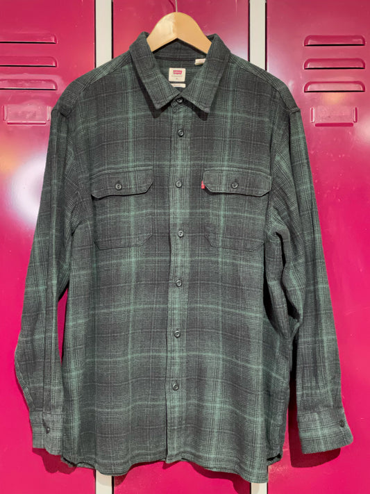 LEVI'S RELAXED FIT FLANNEL CHECKED SHIRT  SZ: XL