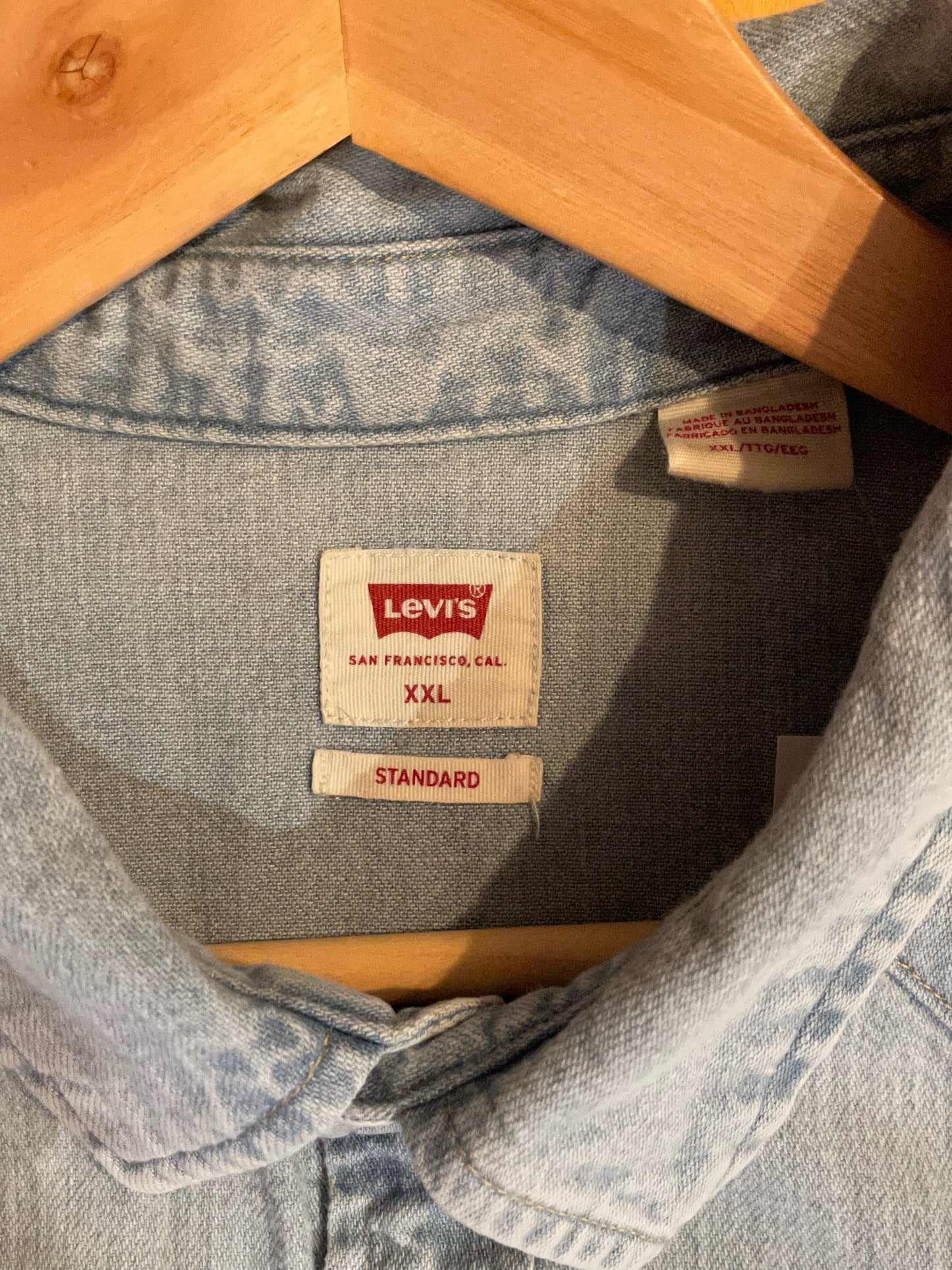 LEVI'S STANDARD FIT WASH DENIM SHIRT SZ: XXL