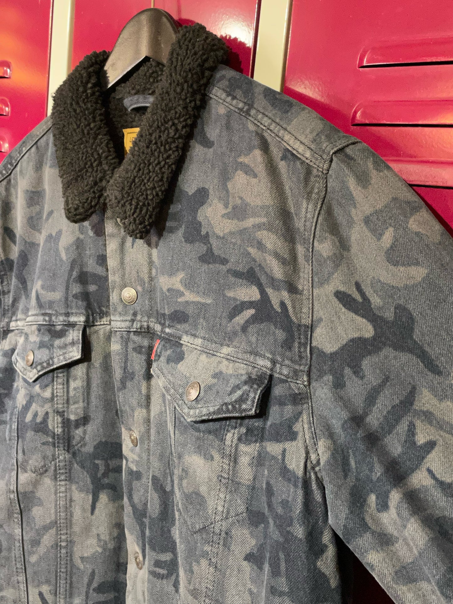 LEVI'S CAMO SHERPA DENIM JACKET SZ: XL