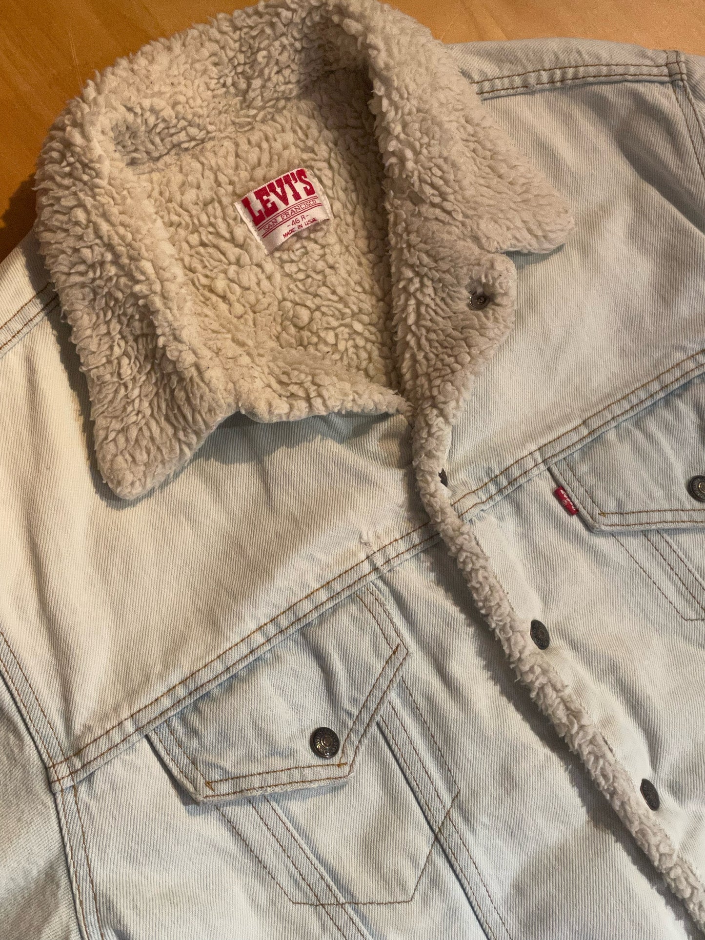 LEVI'S VINTAGE SHERPA DENIM JACKET  SZ: 46R = M