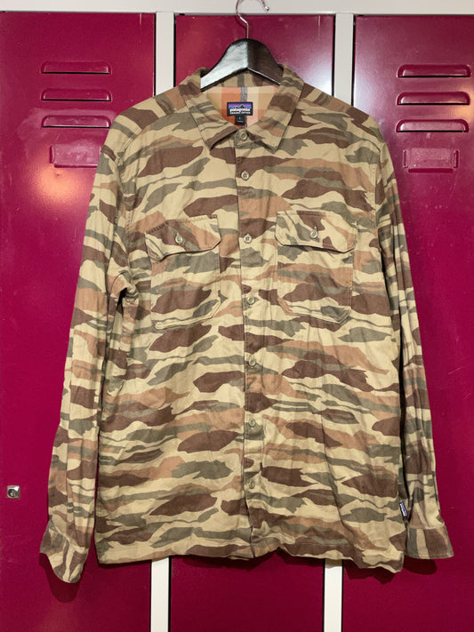 PATAGONIA FLANNEL CAMO SHIRT  SZ: L