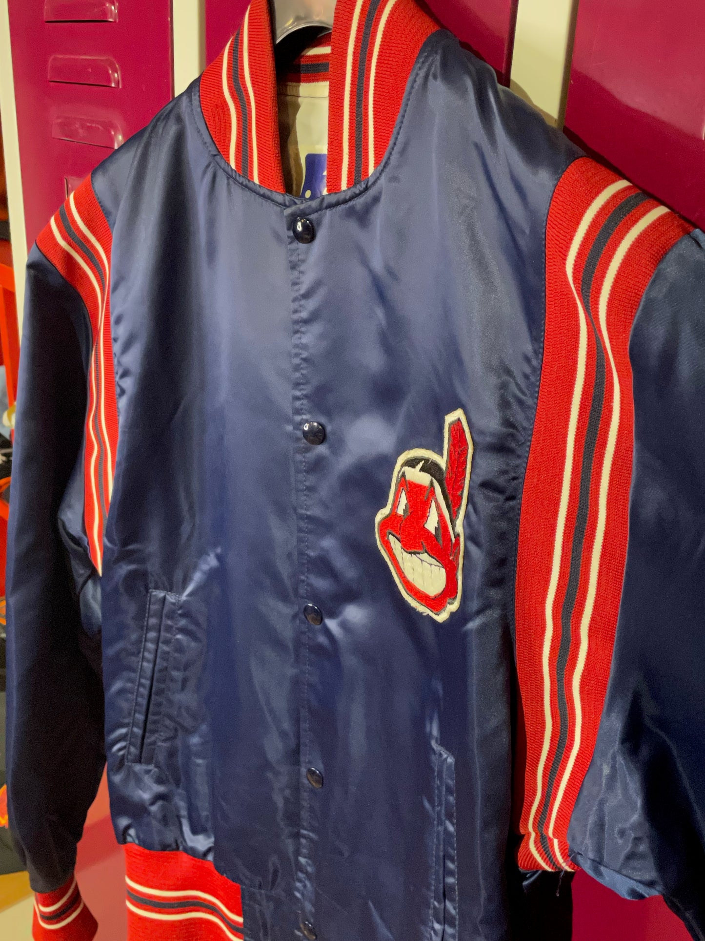 VINTAGE CLEVELAND INDIANS MLB SATIN JACKET  SZ: M