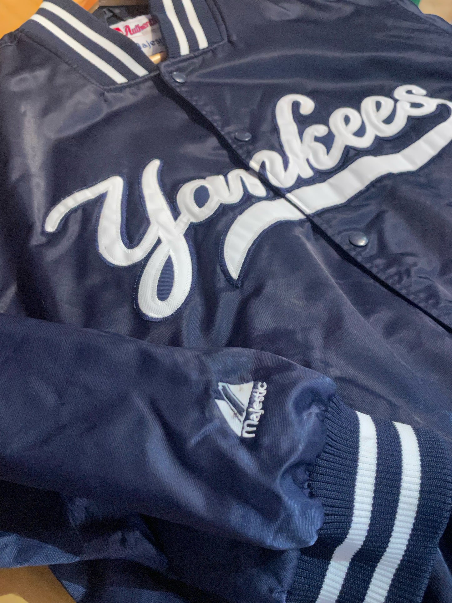 VINTAGE MAJESTIC NEW YORK YANKEES MLB SATIN JACKET SZ: L – Stay Alive  vintage store