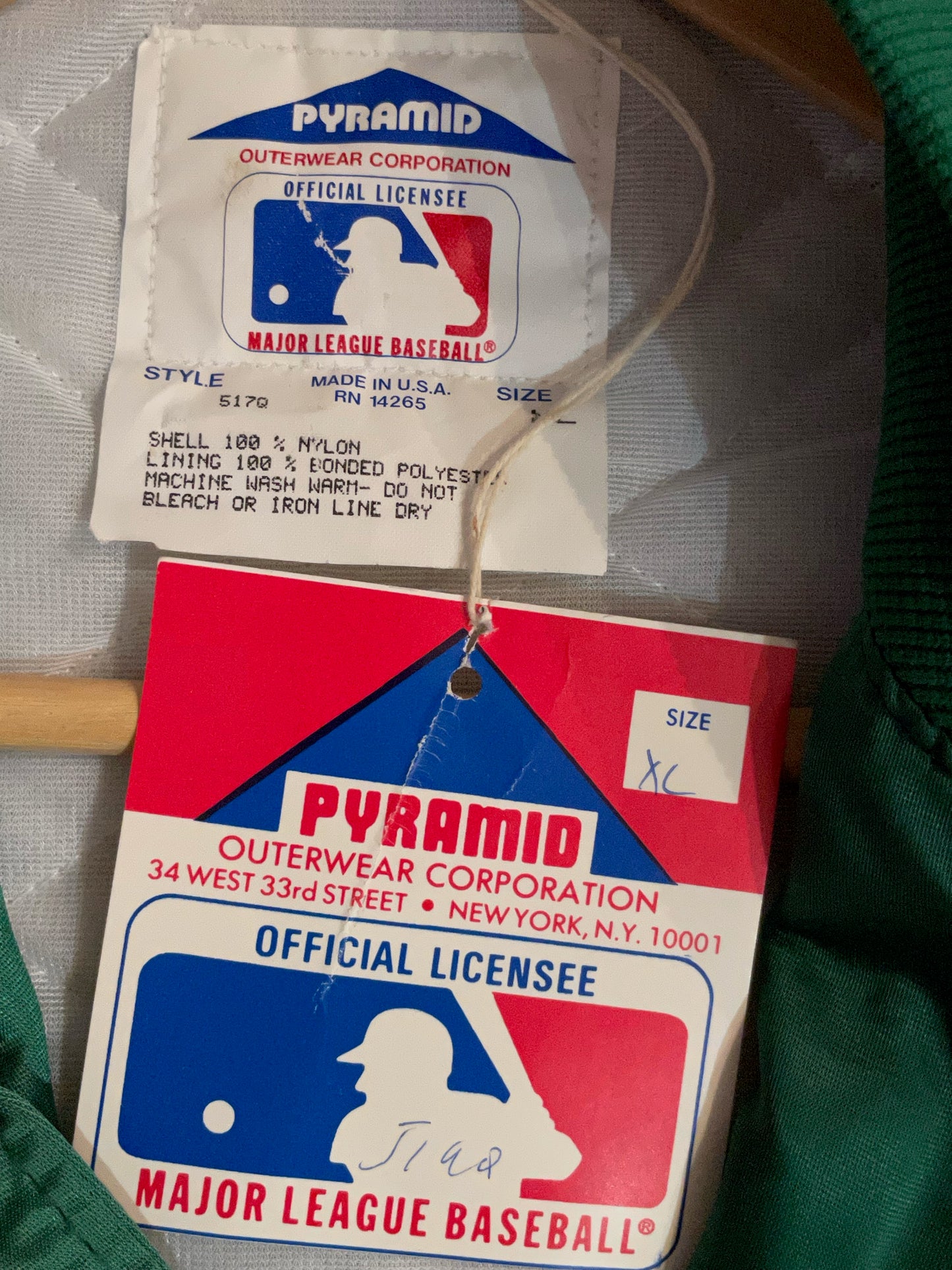 VINTAGE PYRAMID OAKLAND A'S MLB SATIN JACKET  SZ: XL