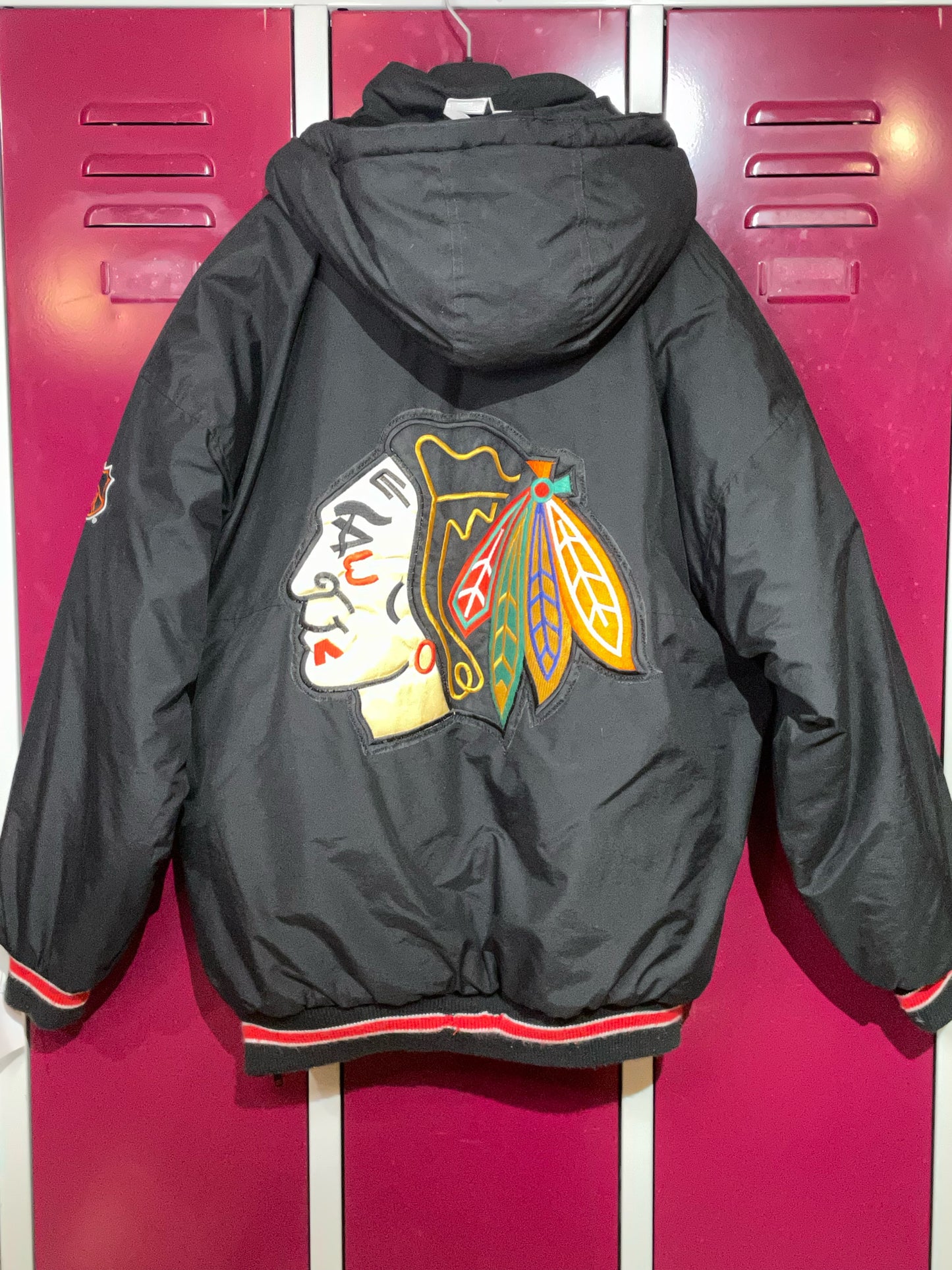 VINTAGE STARTER CHICAGO BLACKHAWKS NHL PUFFER JACKET  SZ: XL