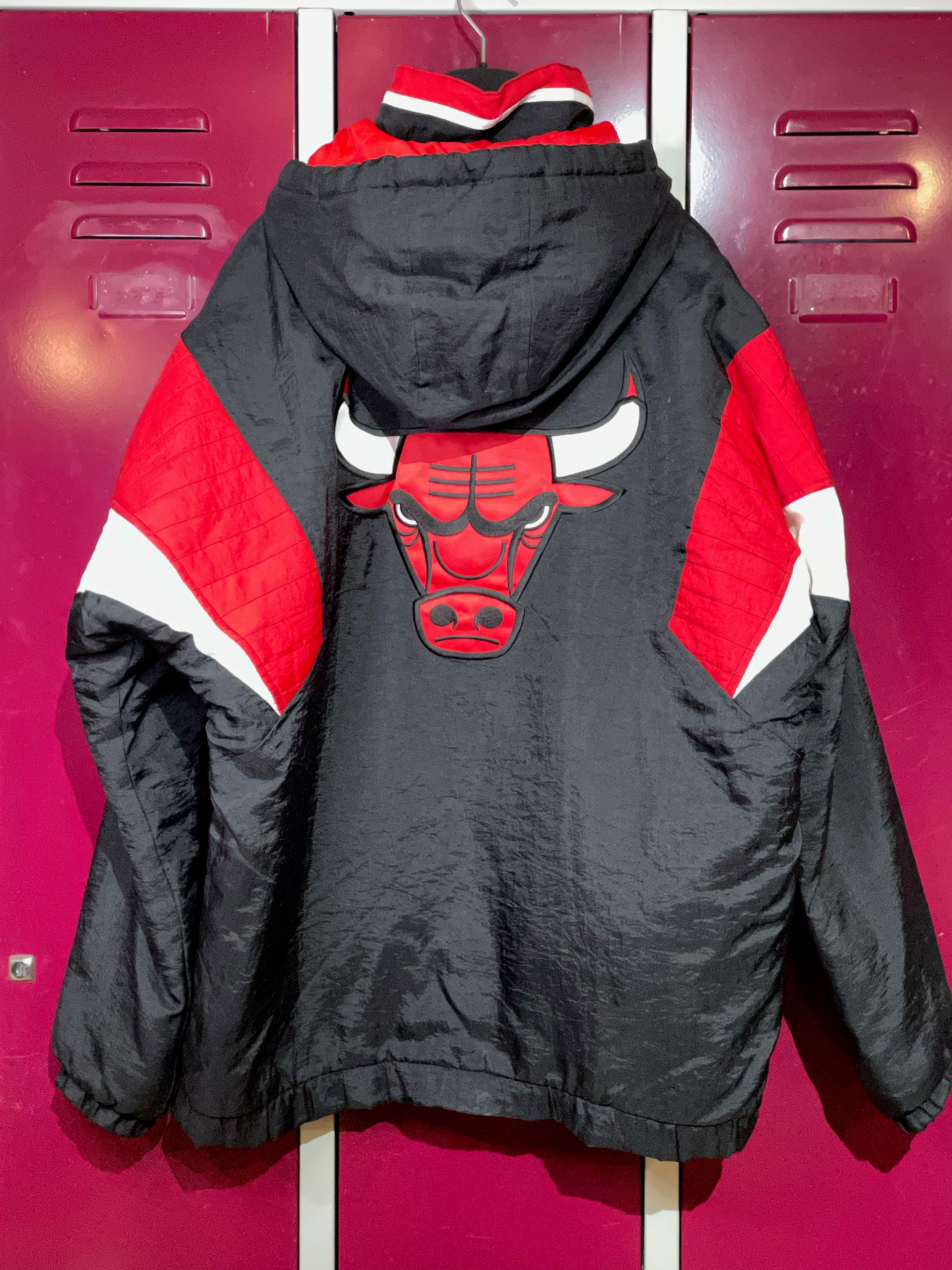 Men's Starter Black Chicago Bulls Blackout Breakaway Hooded Anorak  Quarter-Zip Jacket