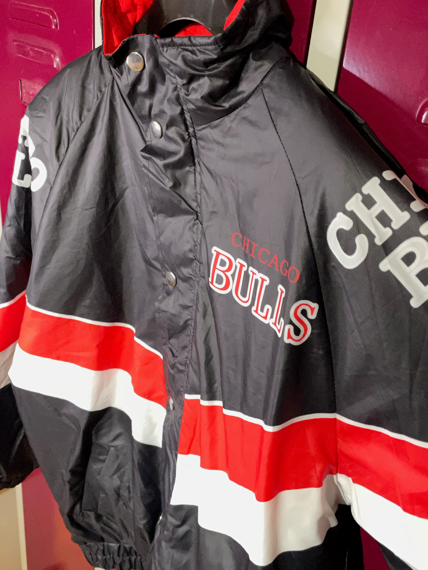 VINTAGE CHICAGO BULLS NBA PUFFER JACKET  SZ: M